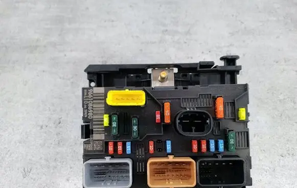 Peugeot 207 BSM Control unit 9661086980