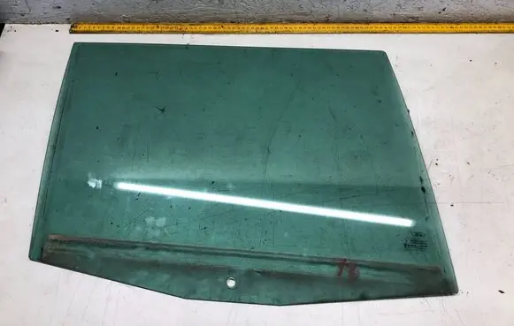 Ford Mondeo Mk III Rear side window 43R00104