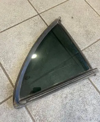 Mercedes-Benz E W210 Rear vent window glass M24100 43R001025