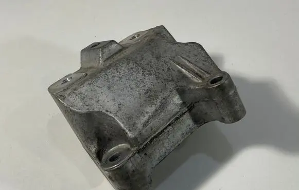 Volkswagen Golf Plus Gearbox mounting bracket 1K0199117AH