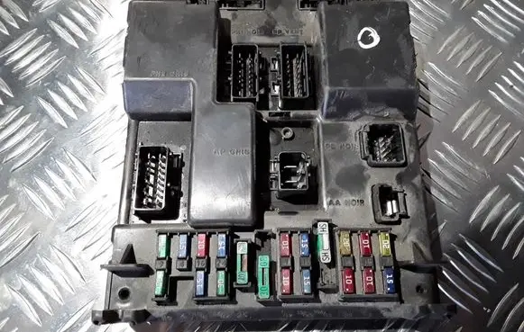 Peugeot 307 Comfort/convenience module 9651197680A