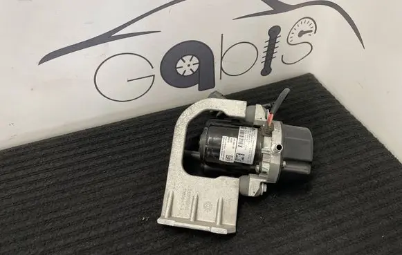 Dodge RAM Vacuum pump P68385753AA 68385753AA 04581999AB