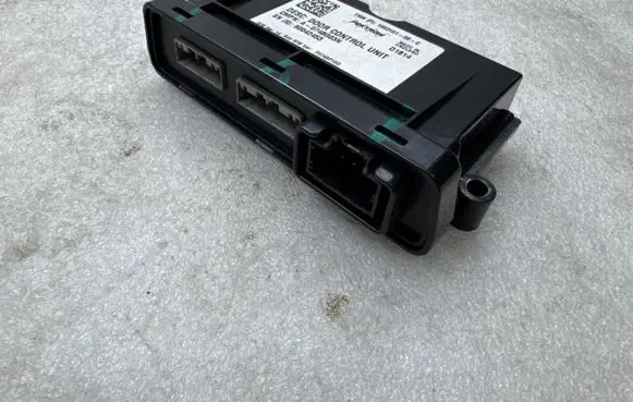 Tesla Model S Door control unit/module 100310100C P0748P10D 60042453
