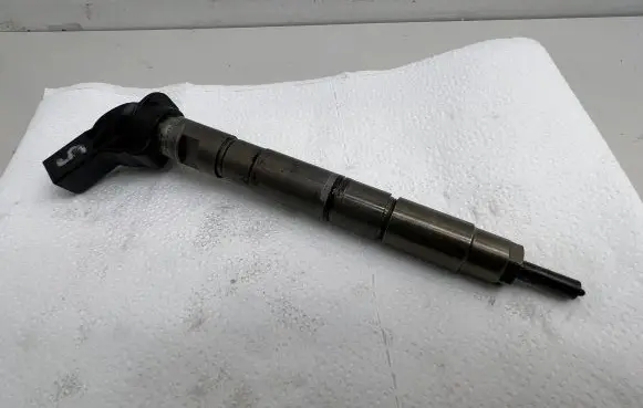 Audi A6 S6 C6 4F Fuel injector 059130277BD 0445115079 08040405097