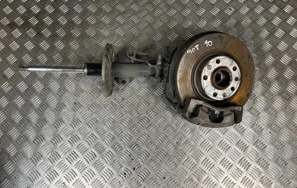 Peugeot 308 Front wheel hub spindle knuckle