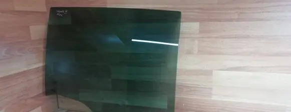 Rear door window glass