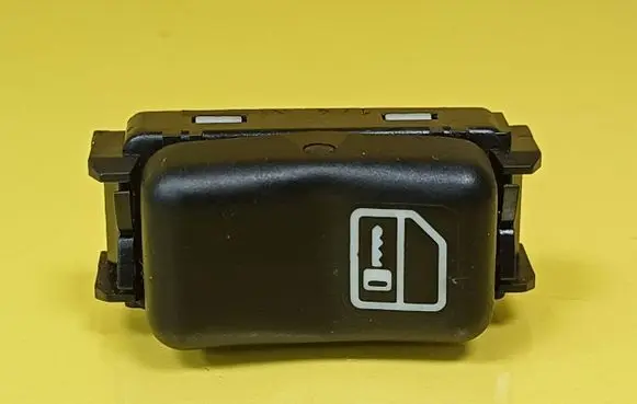 Mercedes-Benz C W202 Central locking switch button 2028203910