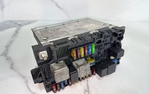 Mercedes-Benz E W211 SAM control unit 2115453901