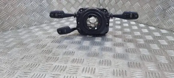 Wiper turn signal indicator stalk/switch