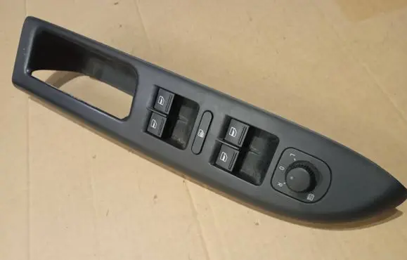 Volkswagen Golf Plus Front door window switch trim 1K4959857B 305801S