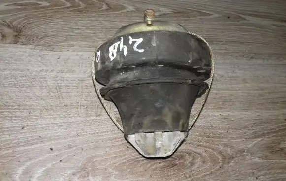 Volvo S60 Engine mount bracket 9485551