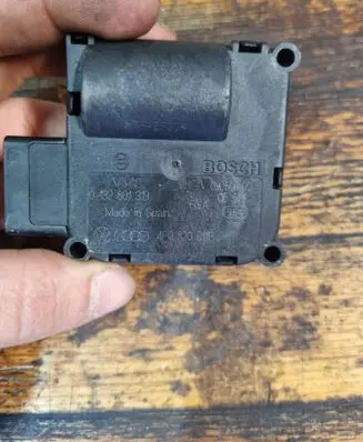 Audi A6 C7 Air flap motor/actuator 4F0820511B 0132801319