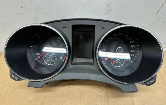 Volkswagen Golf VI Speedometer (instrument cluster) 5K0920873A 1219011506 VDD02406