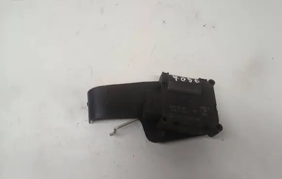 Audi Q7 4L Air flap motor/actuator 4F0820511B 0132801319