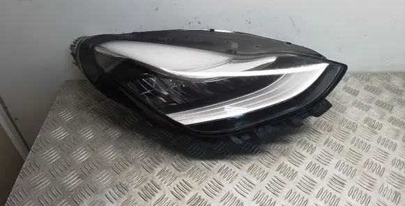 Tesla Model Y Headlight/headlamp 107737200