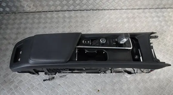 Volvo XC60 Center console