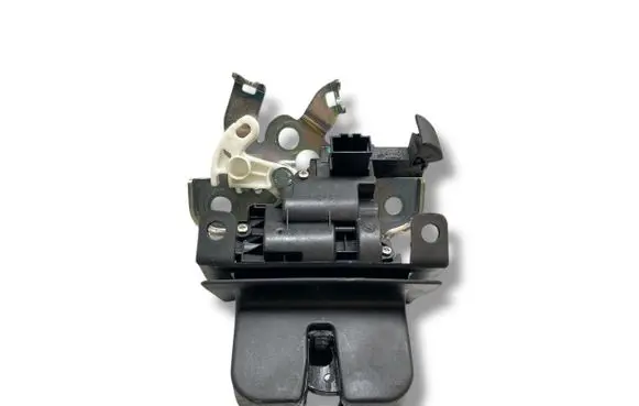 Skoda Octavia Mk3 (5E) Tailgate/trunk/boot lock/catch/latch 8R0827505A