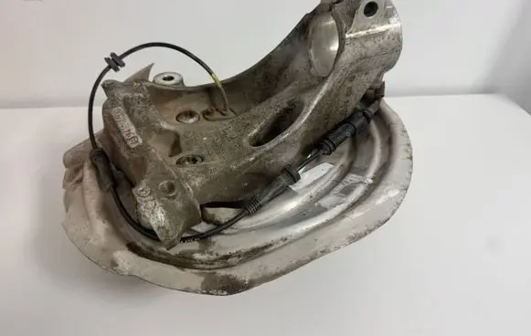 BMW 2 F22 F23 Front wheel hub spindle knuckle 6798259 6884423