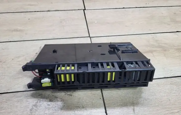 Mercedes-Benz E W211 Fuse box set 2115459401 5DK00804759