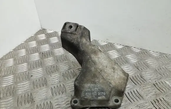 Audi A4 S4 B5 8D Engine mounting bracket 8D0199307G