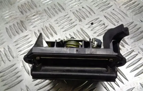 Toyota Corolla Verso E121 Tailgate opening switch 