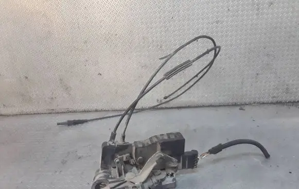 Mercedes-Benz ML W163 Rear door lock A1637302435