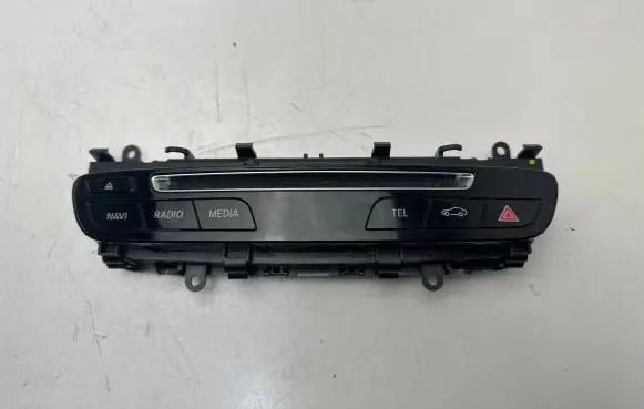 Mercedes-Benz C W205 Head unit multimedia control A2059055201 12705631 SW132800
