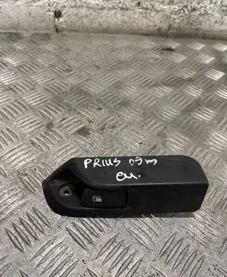 Toyota Prius (XW20) Fuel tank opening switch