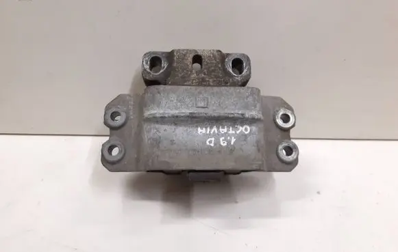 Skoda Octavia Mk2 (1Z) Engine mount bracket 1K0199555M 1K0199555