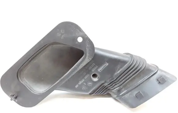 Volvo C30 Air intake duct part 7M519E635GD 30741749