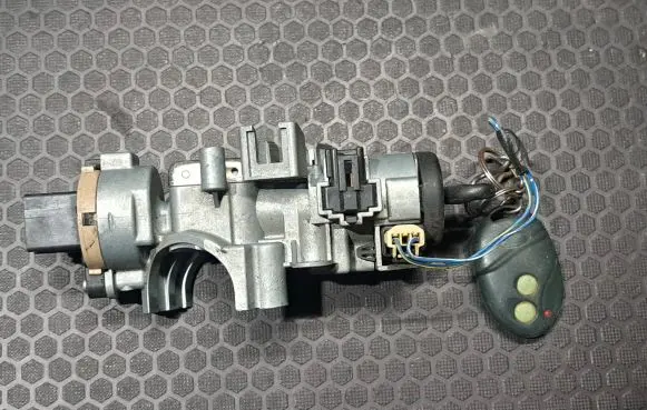 Mazda 323 F Ignition lock