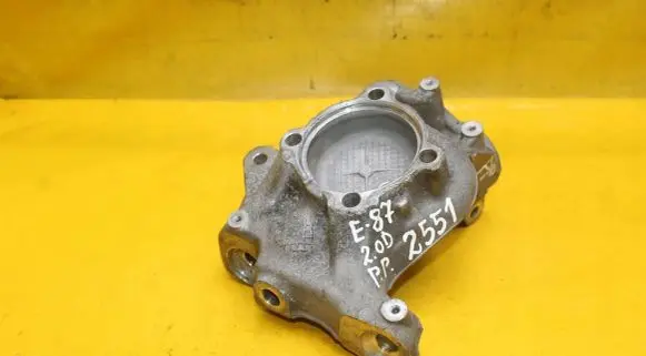 BMW 1 E81 E87 Front wheel hub spindle knuckle 6773210