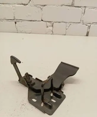 Volkswagen Transporter - Caravelle T5 Engine bonnet/hood lock/latch loop/hook 7H0823480A