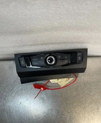 Audi A4 S4 B8 8K Tailgate/trunk/boot open switch