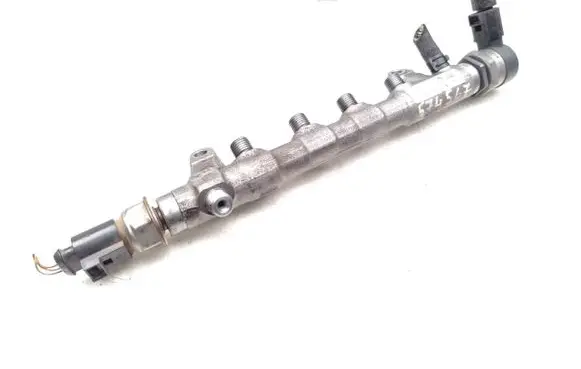 Skoda Superb B6 (3T) Fuel main line pipe 03L130089P 057130764H