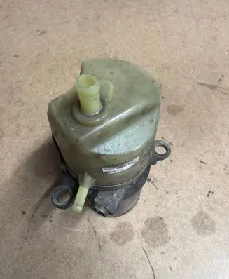 Volvo S40 Power steering pump 4N513K514DS 30748170
