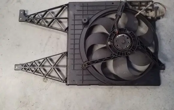 Audi A3 S3 8L Radiator cooling fan shroud 1J0121207 1J0121207L