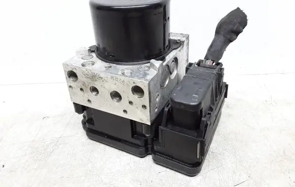 Volvo S60 ABS Pump 31329137