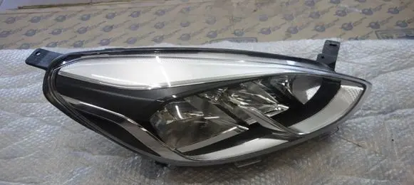 Ford Fiesta Headlight/headlamp H1BB13W029AE 175PL25168