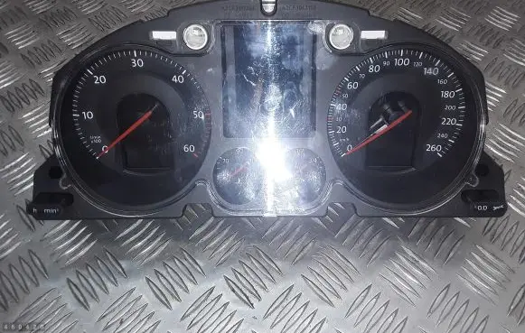 Volkswagen PASSAT B6 Speedometer (instrument cluster) a2c53145550