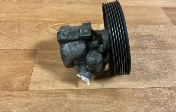 Citroen Xsara Power steering pump 26089919