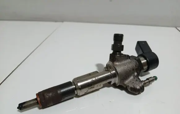 Citroen C4 II Fuel injector 9802448680