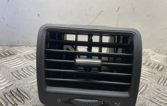 Volkswagen Golf V Dashboard side air vent grill/cover trim 1K0819709 1K0819703