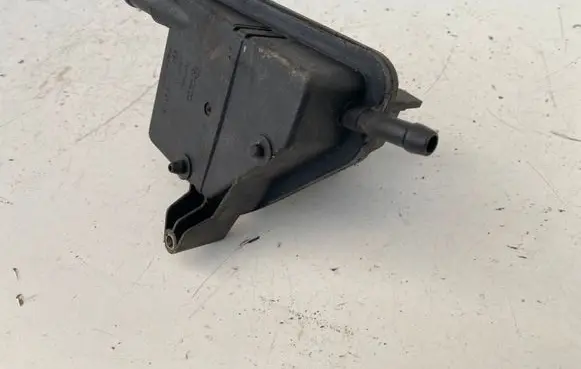 Audi A3 S3 8L Power steering fluid tank/reservoir 1J0422371B