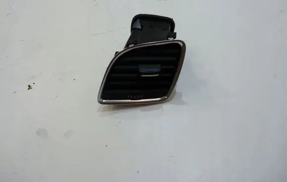 Audi Q3 8U Dashboard side air vent grill/cover trim 8U1820901C