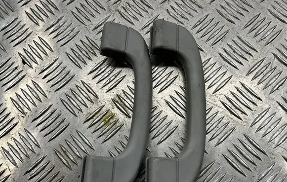 BMW 5 E60 E61 A set of handles for the ceiling 7033659