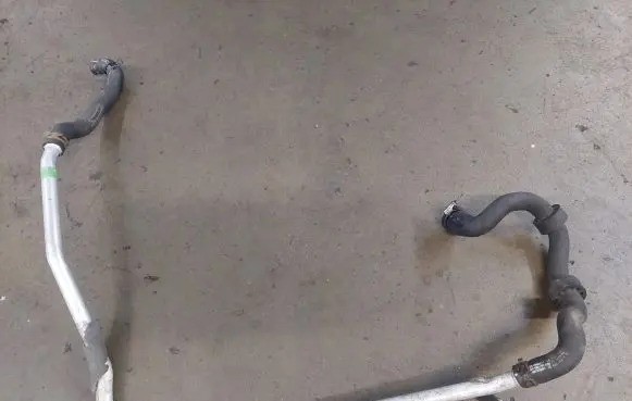 Mercedes-Benz C W204 Engine coolant pipe/hose A2048300296