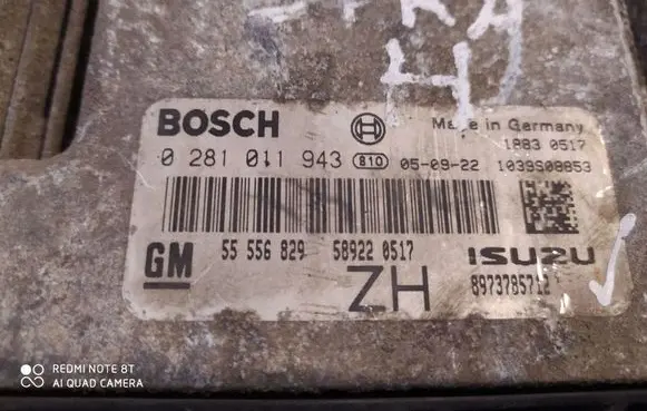 Opel Astra H Engine control unit/module 0281011943