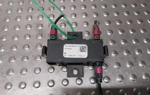 Mercedes-Benz GLC C253 Aerial antenna amplifier S26383618 A2389055000