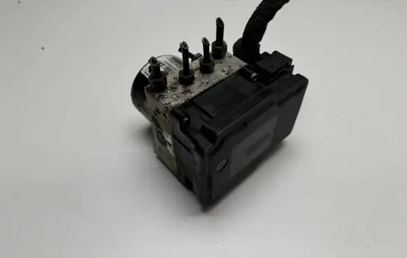 Opel Astra J ABS Pump 13379599 AFD 10096145323